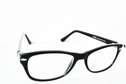 پسکجا-دنیای-عینک-داداشی
