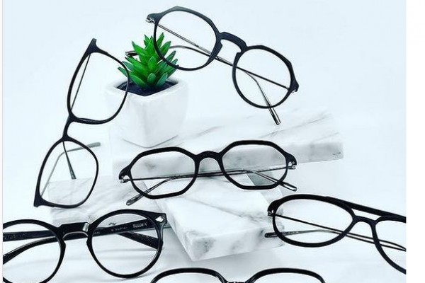 پسکجا-بینایی-سنجی-و-عینک-سازی-رایان-عکس کوچک